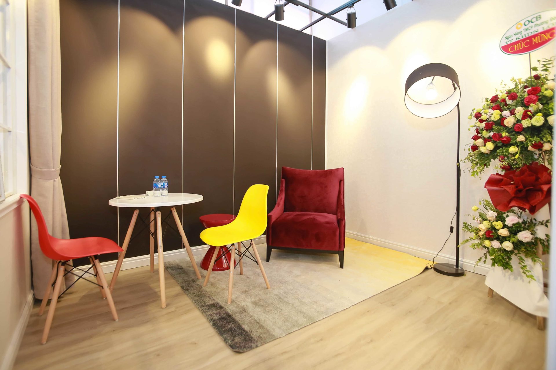 IMG 5212 - Thiết kế ốp tường nhựa phòng khách đẹp và ấn tượng trong nội thất