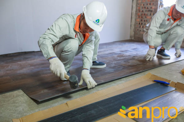 van san 600x400 - Hướng dẫn lót sàn nhựa giả gỗ trong 5 bước chính xác