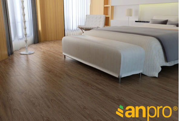san nhua hem khoa9 595x400 - Sàn nhựa PVC vân gỗ, các mẫu sàn nhựa được ưa chuộng nhất